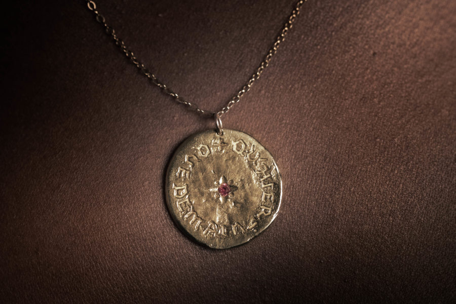 Collier précieux + Qu’hier – que Demain