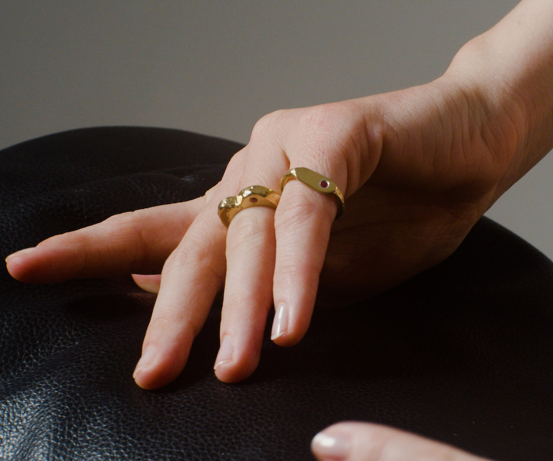 alliance pour femme précieuse rubis